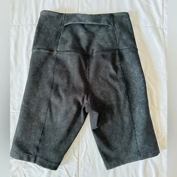 Zella Ribbed Acid Washed Biker Shorts - Picture 4 of 5